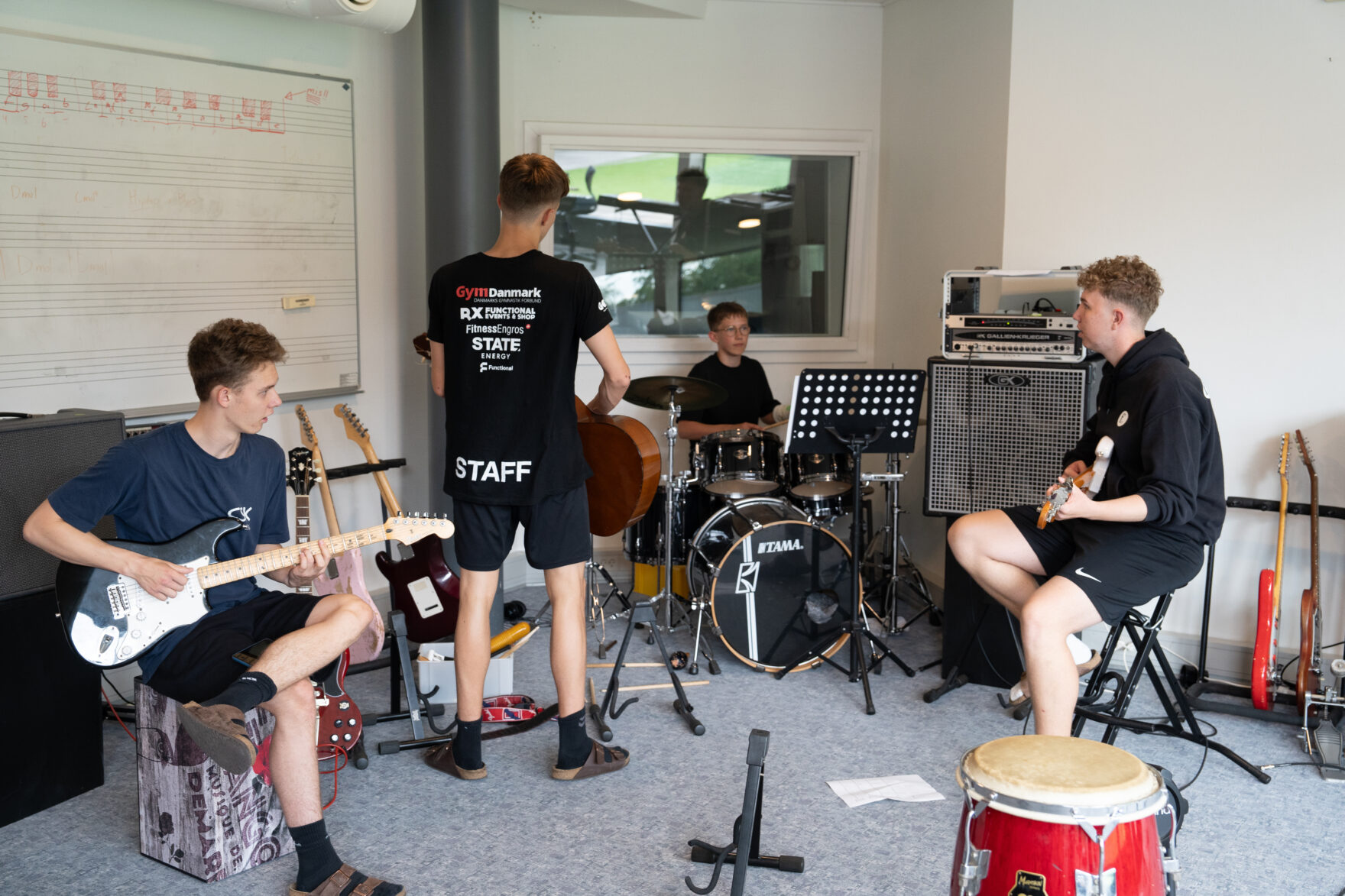 Musik valgfag på Flemming Efterskole, jam session med bandet